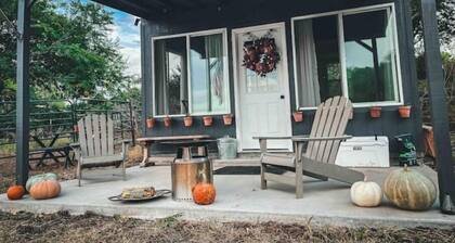 delightful off-the-grid farm cabin in the woods