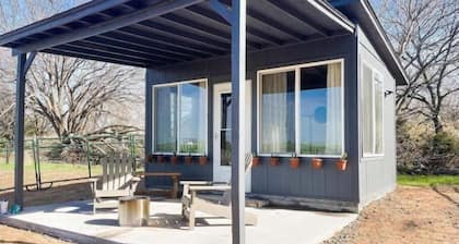 delightful off-the-grid farm cabin in the woods