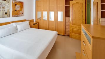 2 bedrooms, iron/ironing board, travel crib, free WiFi