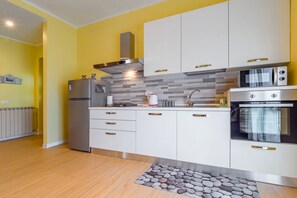 Refrigerador, placa de cocina