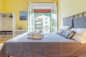 3 chambres, fer et planche à repasser, Wi-Fi, draps fournis