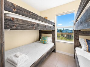 Room - Hot Tub | Sleeps 7 | Yard for 2 Pets (Jamaica Beach)
