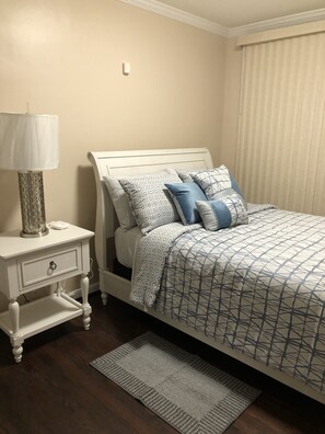 Room - A relaxing home away from home, 20 minutes from downtown Detroit (Southfield)