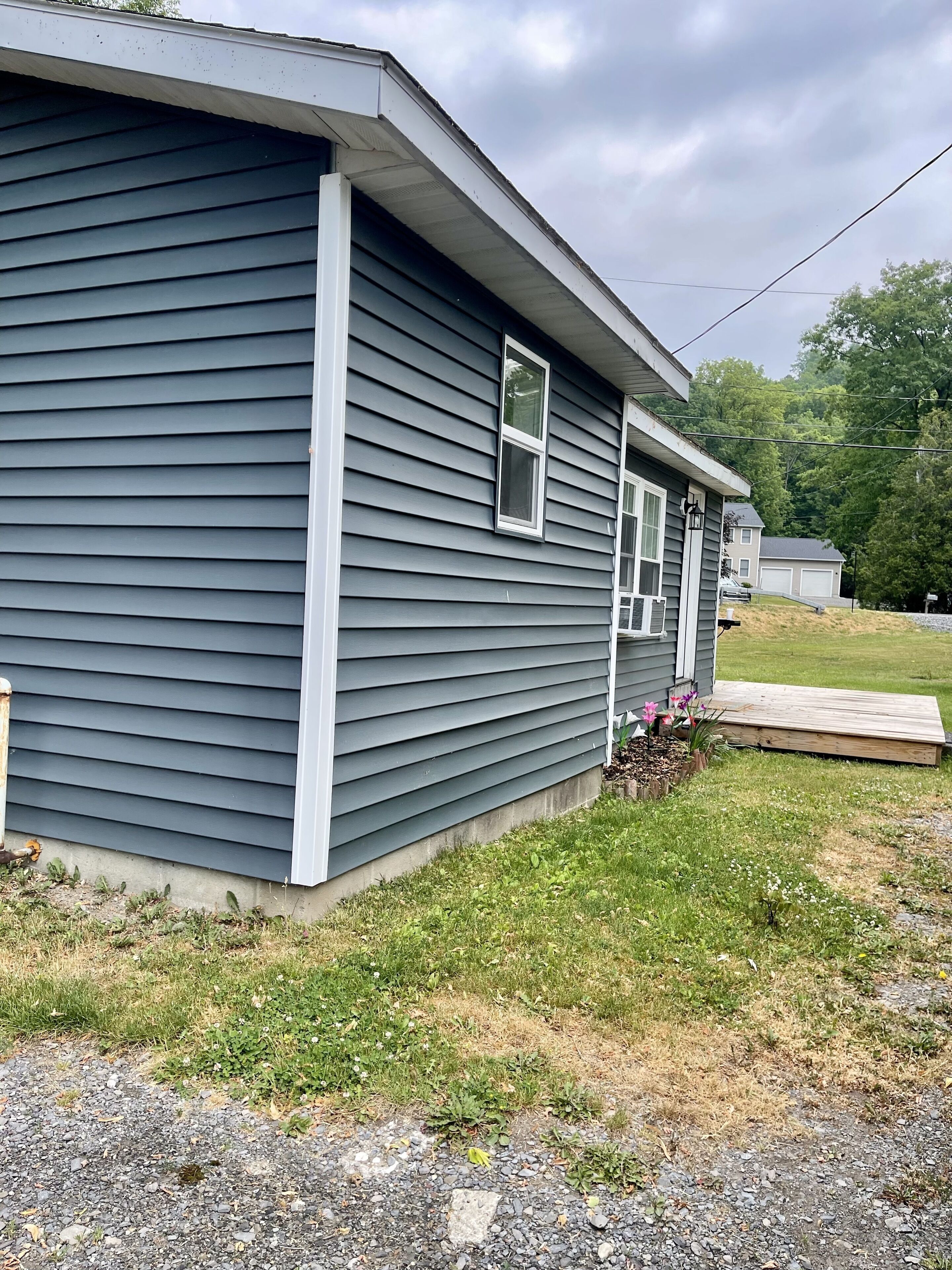Relaxing Otisco cottage, steps away from Otisco lake. 