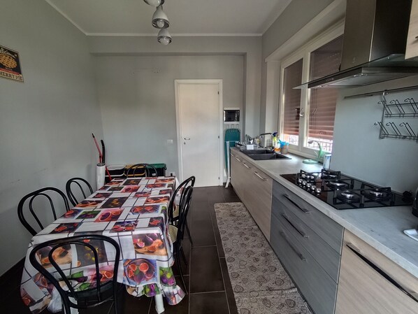 Shared kitchen - Belvedere Rooms (Rome)