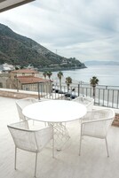 Deluxe Penthouse | Terrace/patio