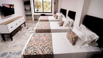 Standard-Dreibettzimmer | 1 Schlafzimmer, Allergikerbettwaren, Zimmersafe, Schreibtisch
