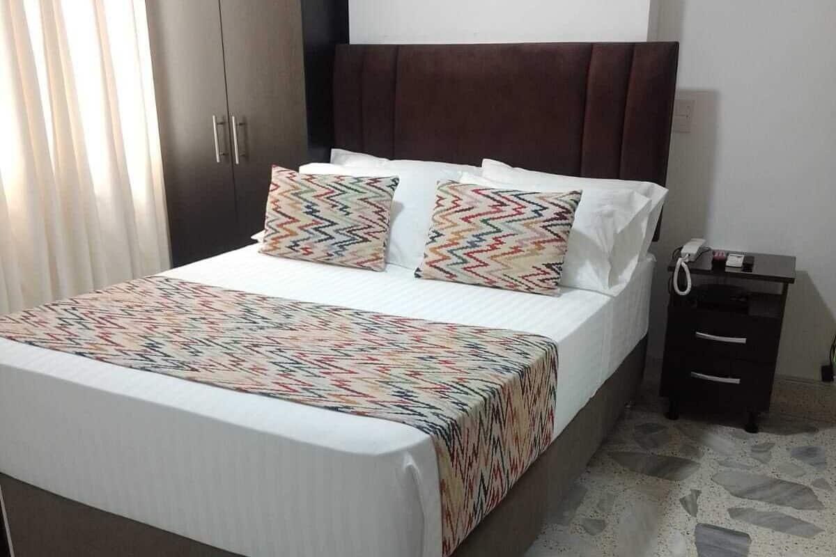 Standard-Doppelzimmer | 1 Schlafzimmer, Allergikerbettwaren, Zimmersafe, Schreibtisch
