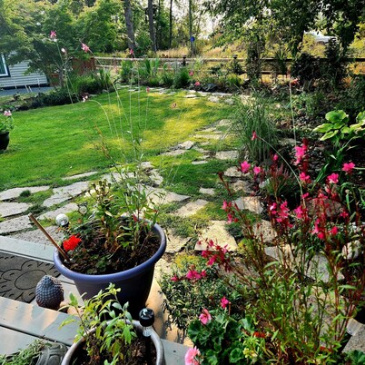 Tiny House with HOT TUB!
Perfect for a getaway!
Near golf, fishing & hiking!

