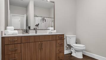 Luxury Apartment, 2 Bedrooms, Non Smoking, City View | Bathroom