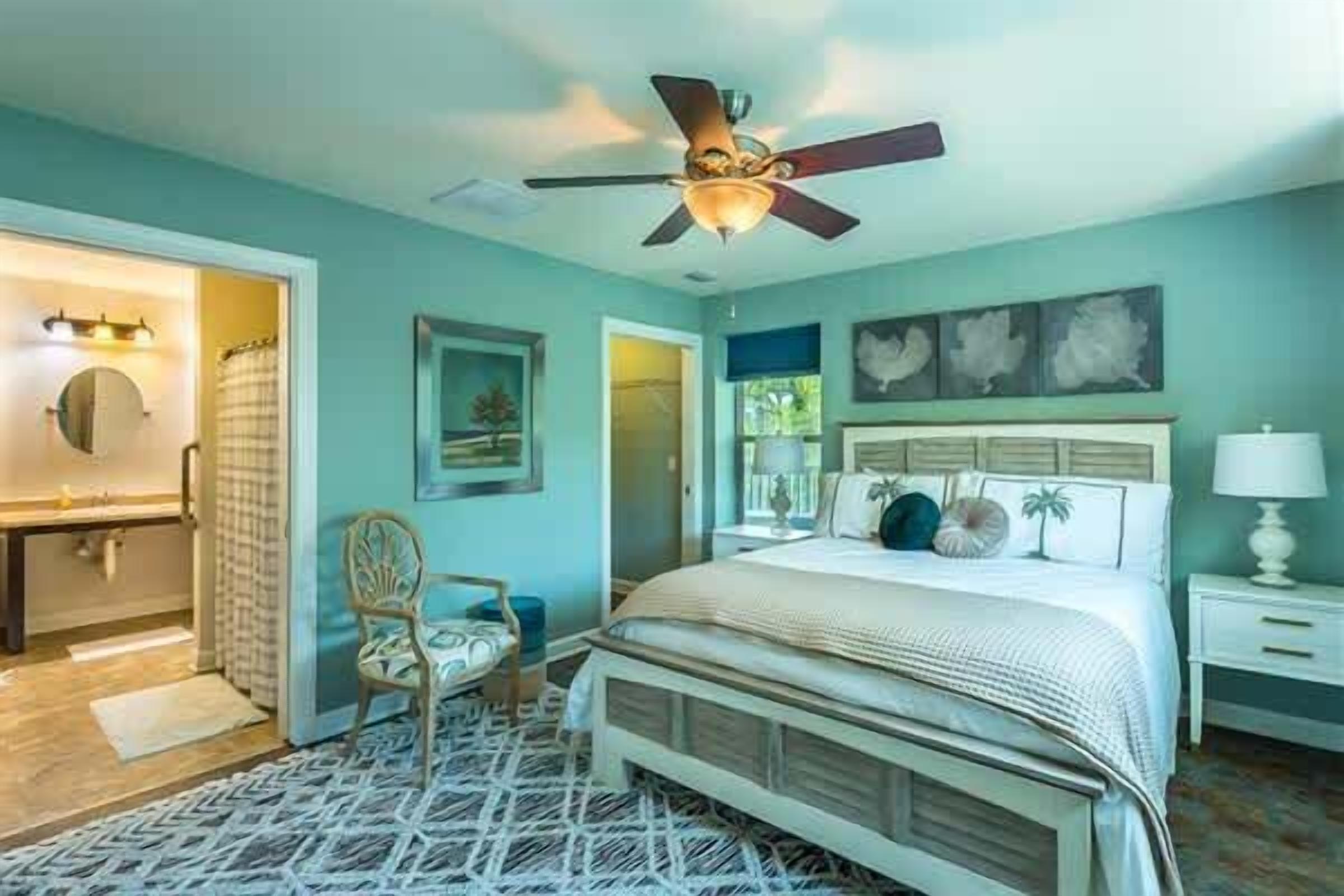 5 bedrooms, iron/ironing board, WiFi, bed sheets