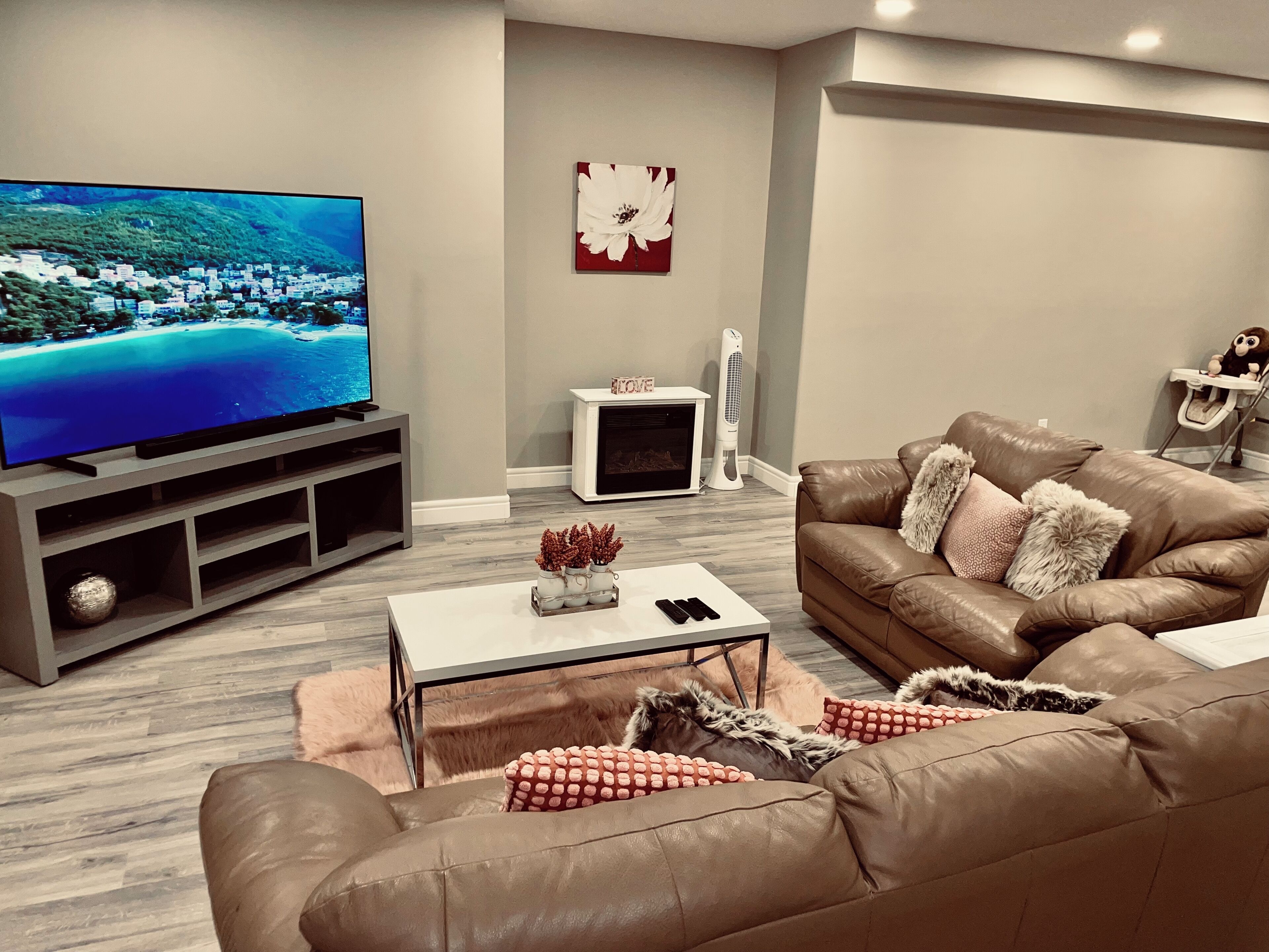 Télévision, cheminée, Netflix, services de streaming