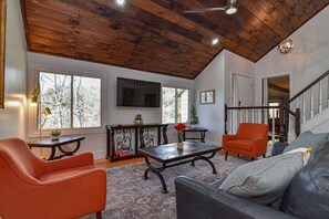 Interior - Kingdom on Knollwood (Asheville)