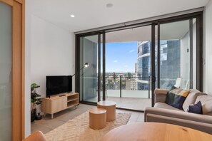 Smart TV - 1 Bedroom Apartment in Heart of City with River View (Brisbane)