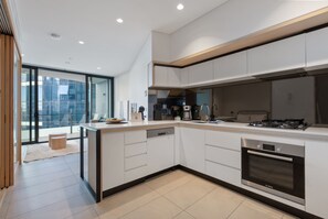 Fridge, microwave, oven, stovetop