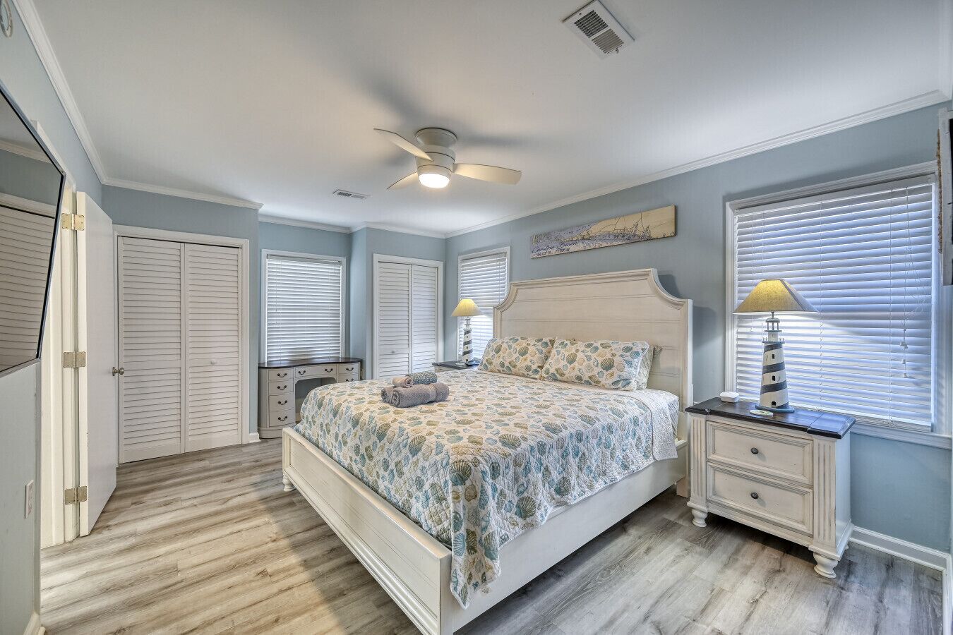 3 bedrooms, desk, iron/ironing board, free WiFi