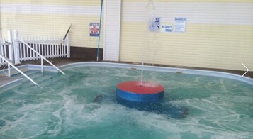 Indoor spa tub