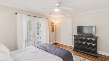 2 bedrooms, desk, iron/ironing board, travel cot