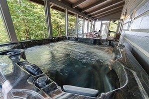 Indoor spa tub