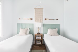 8 bedrooms, iron/ironing board, Internet, bed sheets