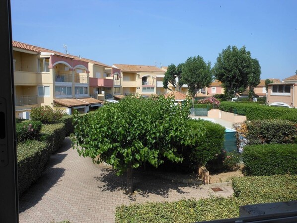 Property grounds - APT 2 ROOMS 33m2 + TERRACE 14m2 REF 4047 (MARSEILLAN PLAGE)