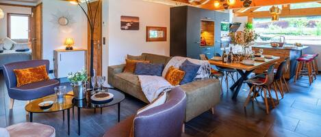 Fernseher, Stereoanlage, Arbeitsbereiche