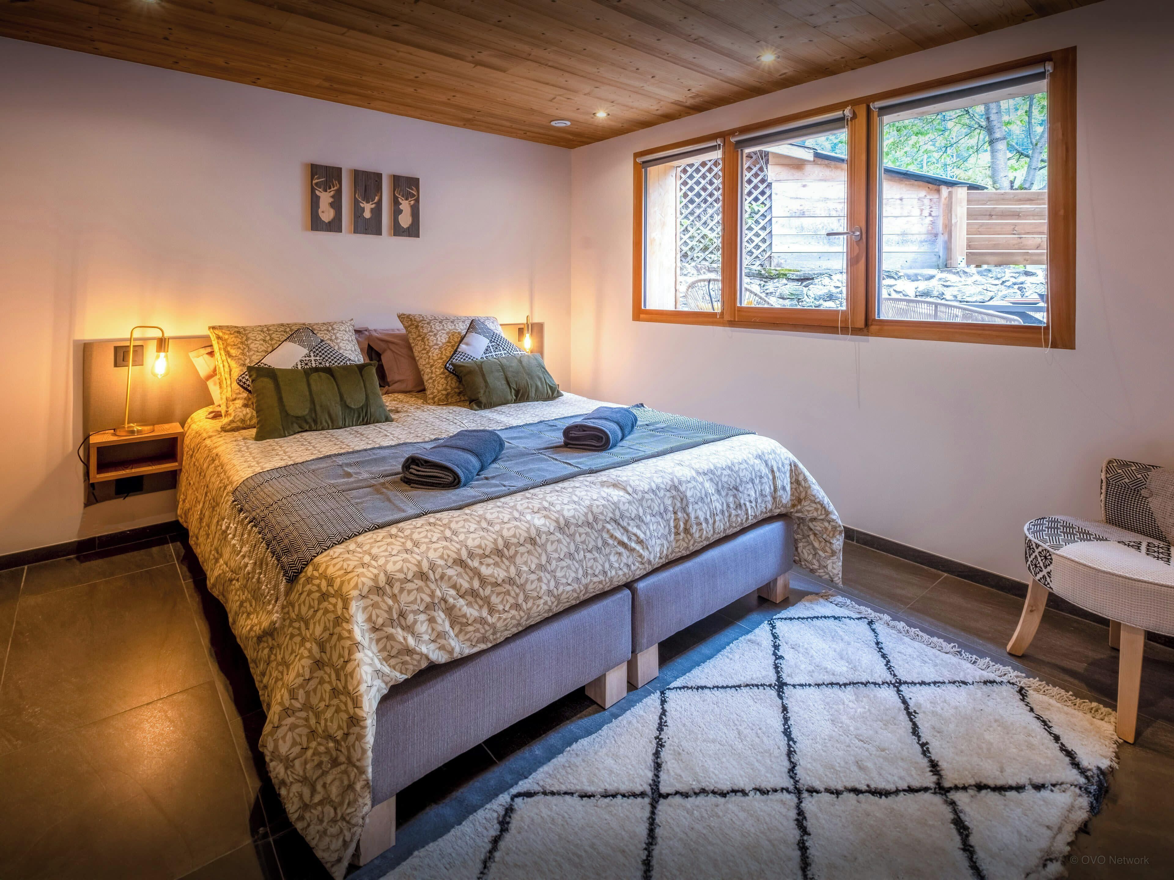 3 slaapkamers, een strijkplank/strijkijzer, wifi, beddengoed