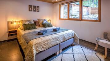 3 slaapkamers, een strijkplank/strijkijzer, wifi, beddengoed