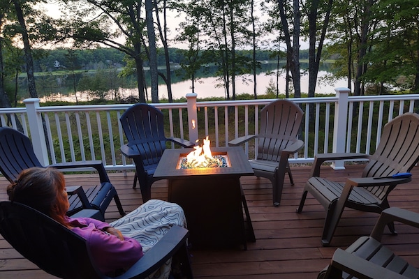 Upper deck propane gas firepit.