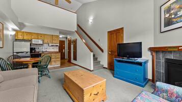 Téléviseur, foyer, lecteur de DVD