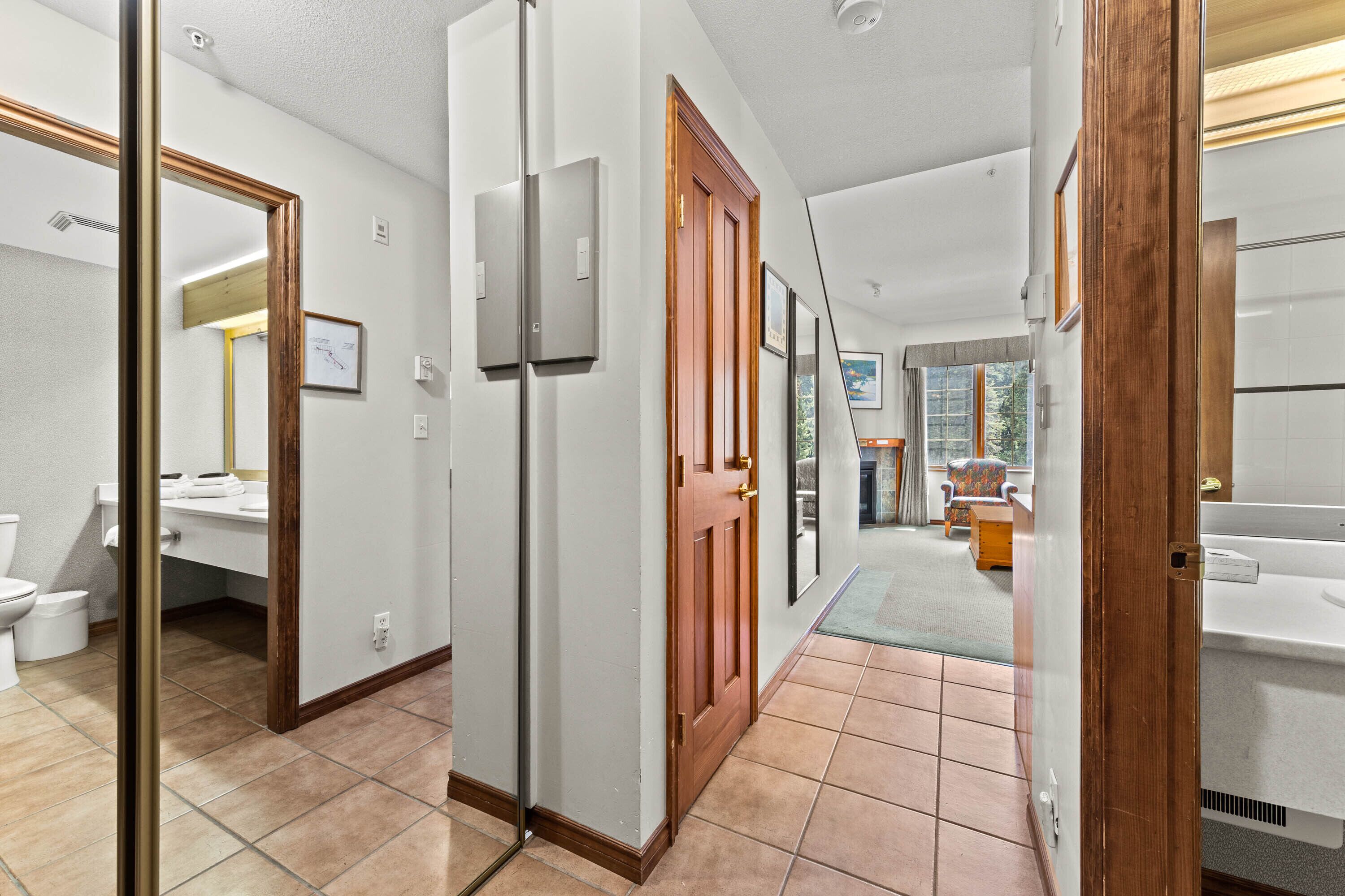 Combined shower/bathtub, hair dryer, towels, soap