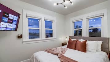 2 soverom, strykejern/-brett, reiseseng for barn og wi-fi (inkludert)