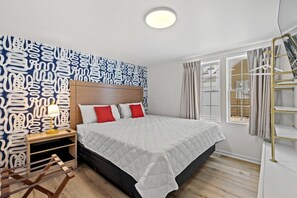 2 slaapkamers, een strijkplank/strijkijzer, reisbedje, wifi