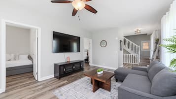 Smart-TV, Kamin, Videospiele