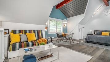 Smart TV, DVD player, video library, stereo