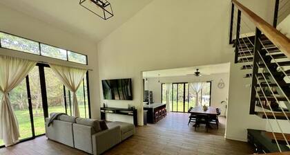 Modern 3 bedroom Home in Esteli - Nestled in Nature.