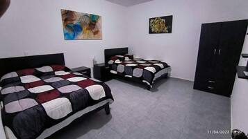 2 Schlafzimmer, Bügeleisen/Bügelbrett, kostenloses WLAN, Bettwäsche