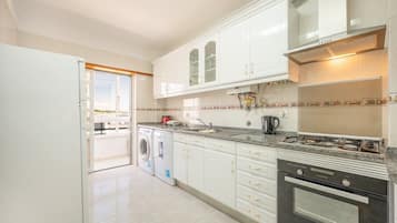 Fridge, microwave, oven, dishwasher