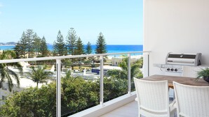 Unclassified image, 4 of 16, button - Luxury Three Bedroom Villa (Gold Coast)