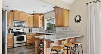 Charming Getaway Lake Arrowhead Cabin