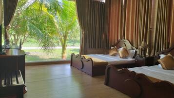 Signature Bungalow | Memory foam beds, minibar, individually decorated