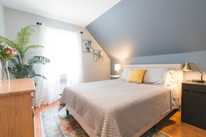 2 bedrooms, desk, iron/ironing board, travel cot