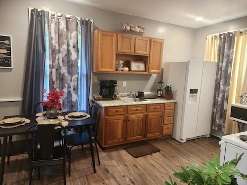 Cozy and stylish apartment in central meriden