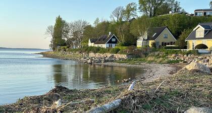 Small cozy summer house near the Isefjord