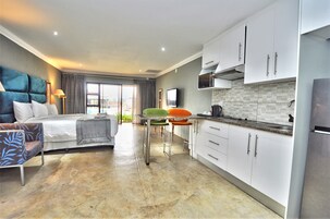 Superior Room | 1 bedroom, desk