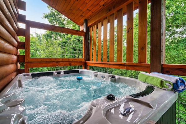 Tina de hidromasaje al aire libre