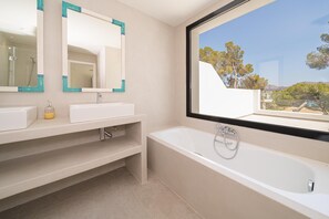 Shower, hair dryer - Balilos 8 - By Almarina Villas (MORAIRA)