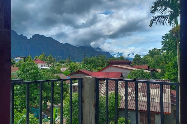 Hiên