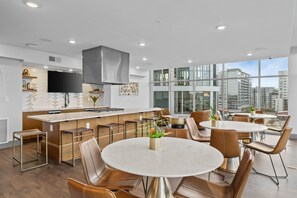 Luxury Apartment | Shared kitchen facilities