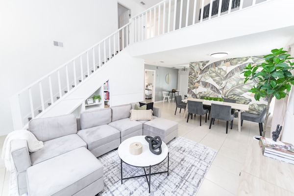 Smart-TV, Tischfußball, Tischtennisplatte